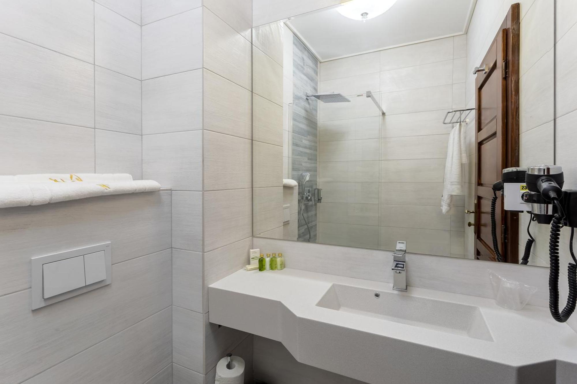 Lahovary Palace Hotel 3*