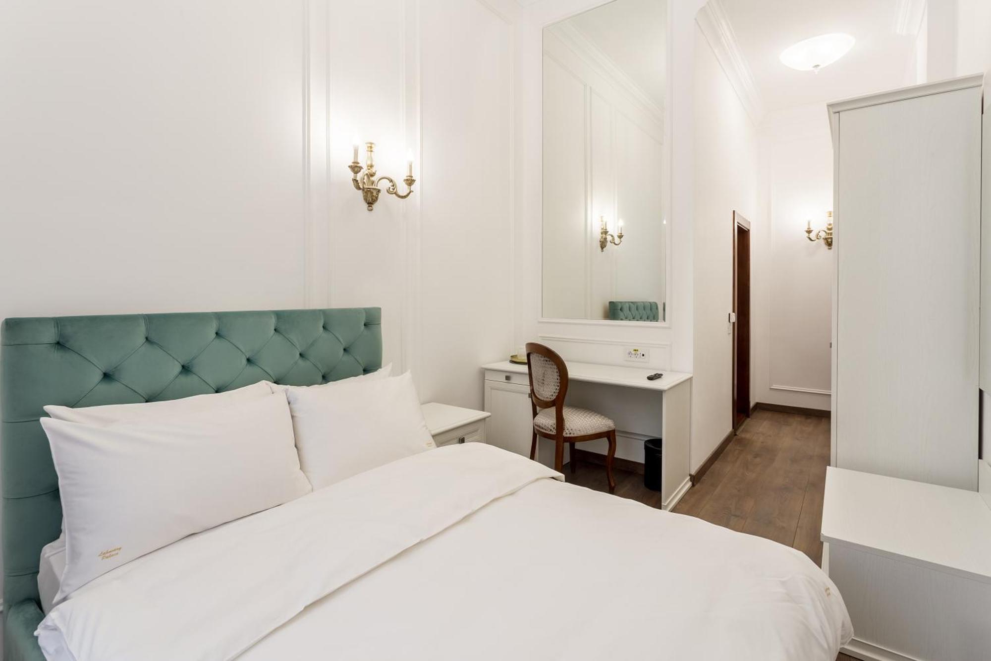 Lahovary Palace 3*