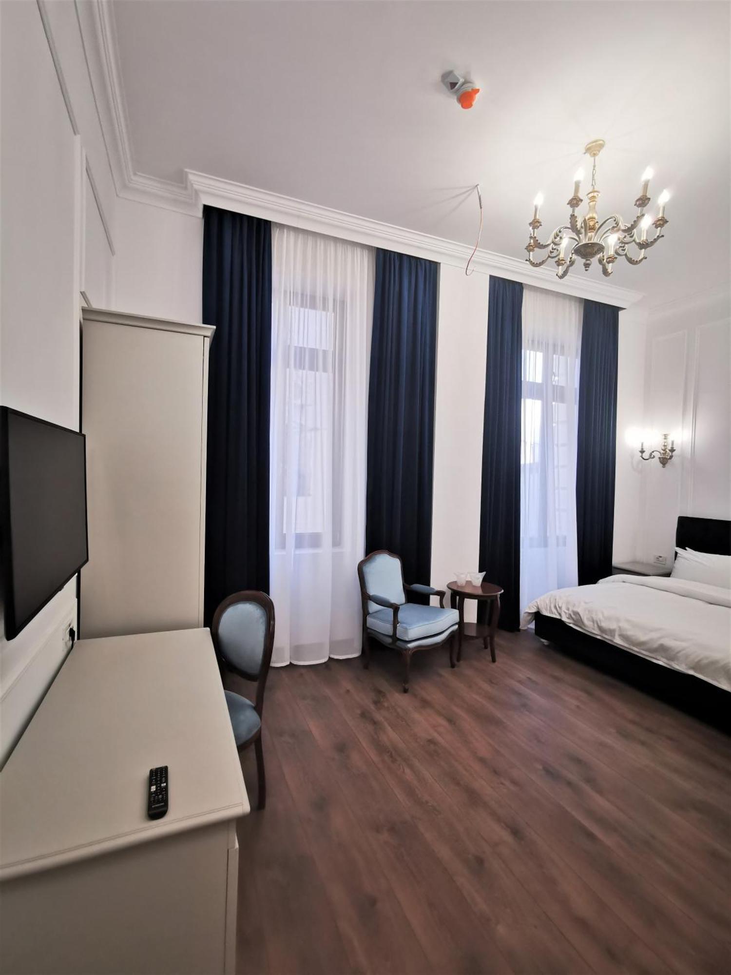 Hotel Lahovary Palace