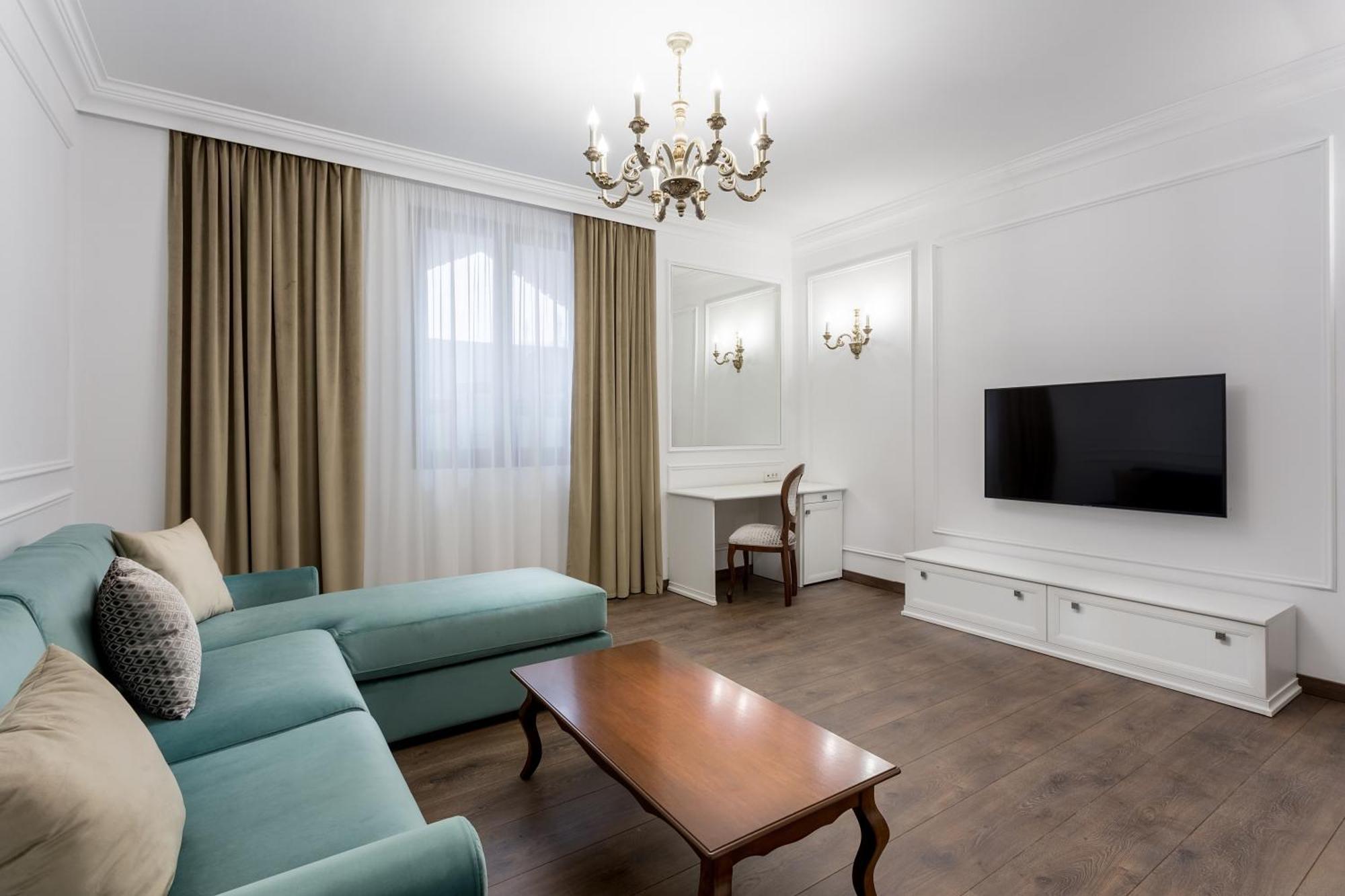 Hotel Lahovary Palace 3*